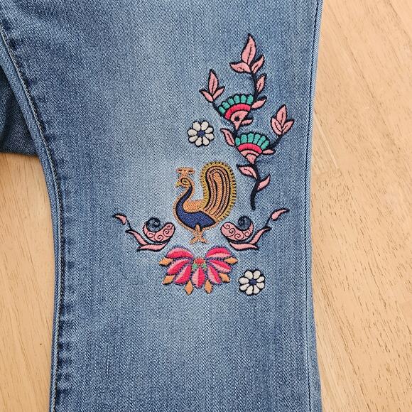 Johnny Was Dallah Embroidered Floral Mid-Rise Skinny Jeans Size 30 EUC - Picture 6 of 11